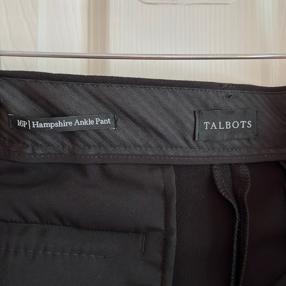 Talbots Hampshire Ankle Pant. Black.